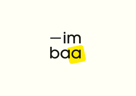 Modernes Logo mit minimalistischer Typografie und kreativen Designelementen. Der Schriftzug ‚im baa‘ ist in einer klaren, schwarzen Sans-Serif-Schrift gehalten. Ein gelbes, schräg gesetztes Quadrat hebt den letzten Buchstaben hervor und verleiht dem Logo eine dynamische, spielerische Note. Die reduzierte Farbpalette aus Schwarz, Weiß und Gelb sorgt für einen modernen, kontrastreichen Look.